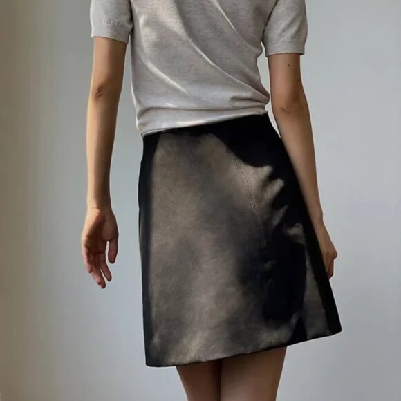 Aritzia Babaton Vegan Suede Modern Mini Skirt Black Size 2 - Picture 3 of 10